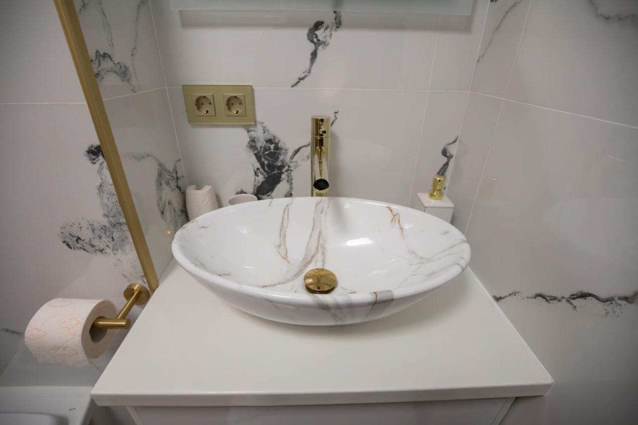 Apartament Gold Tirgu Ocna Exterior photo